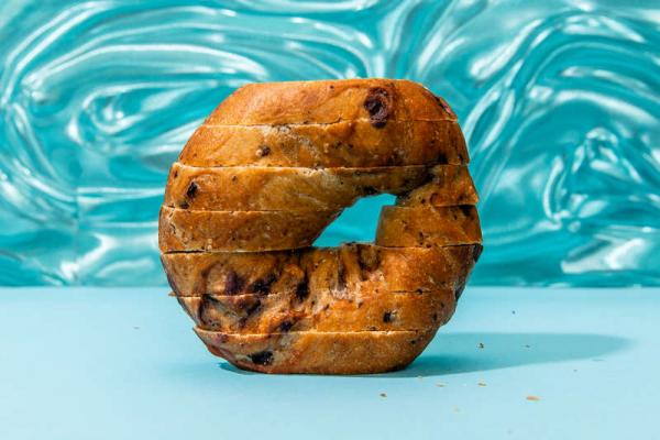 What is the Proper Way to Slice a Bagel?